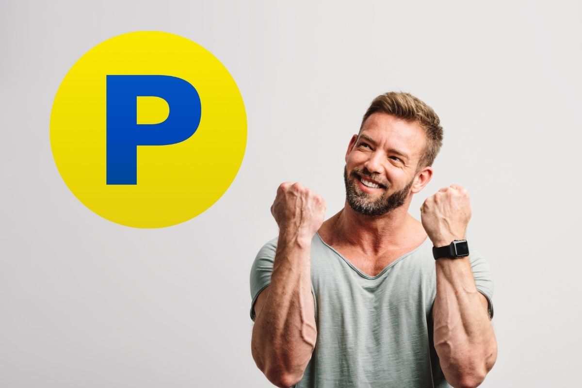 ragazzo esulta e logo della posta