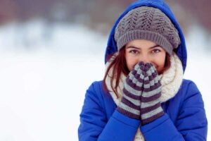 ragazza ha freddo