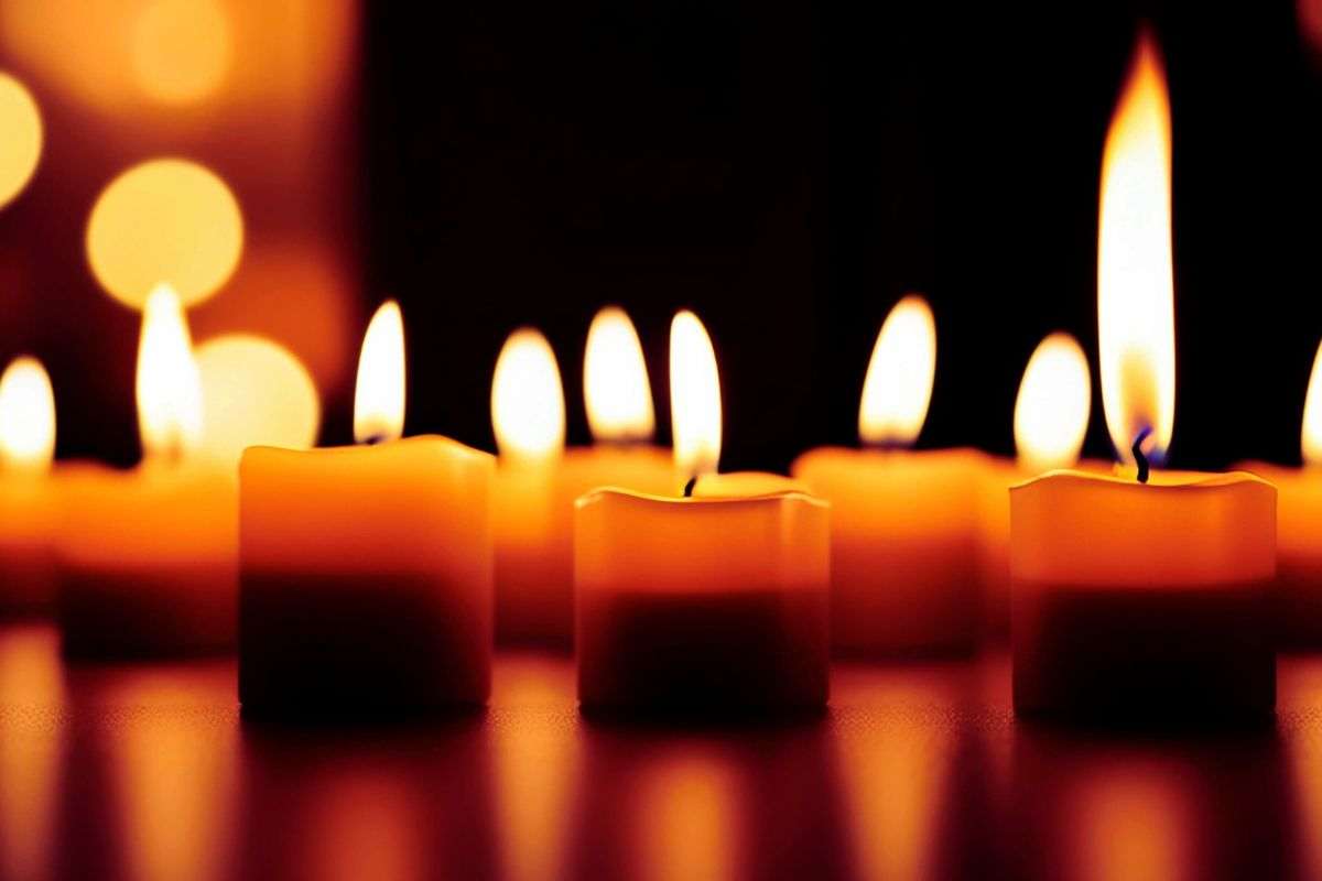 jene-stephaniuk-lkmGeyLItrw-unsplash-ls candele