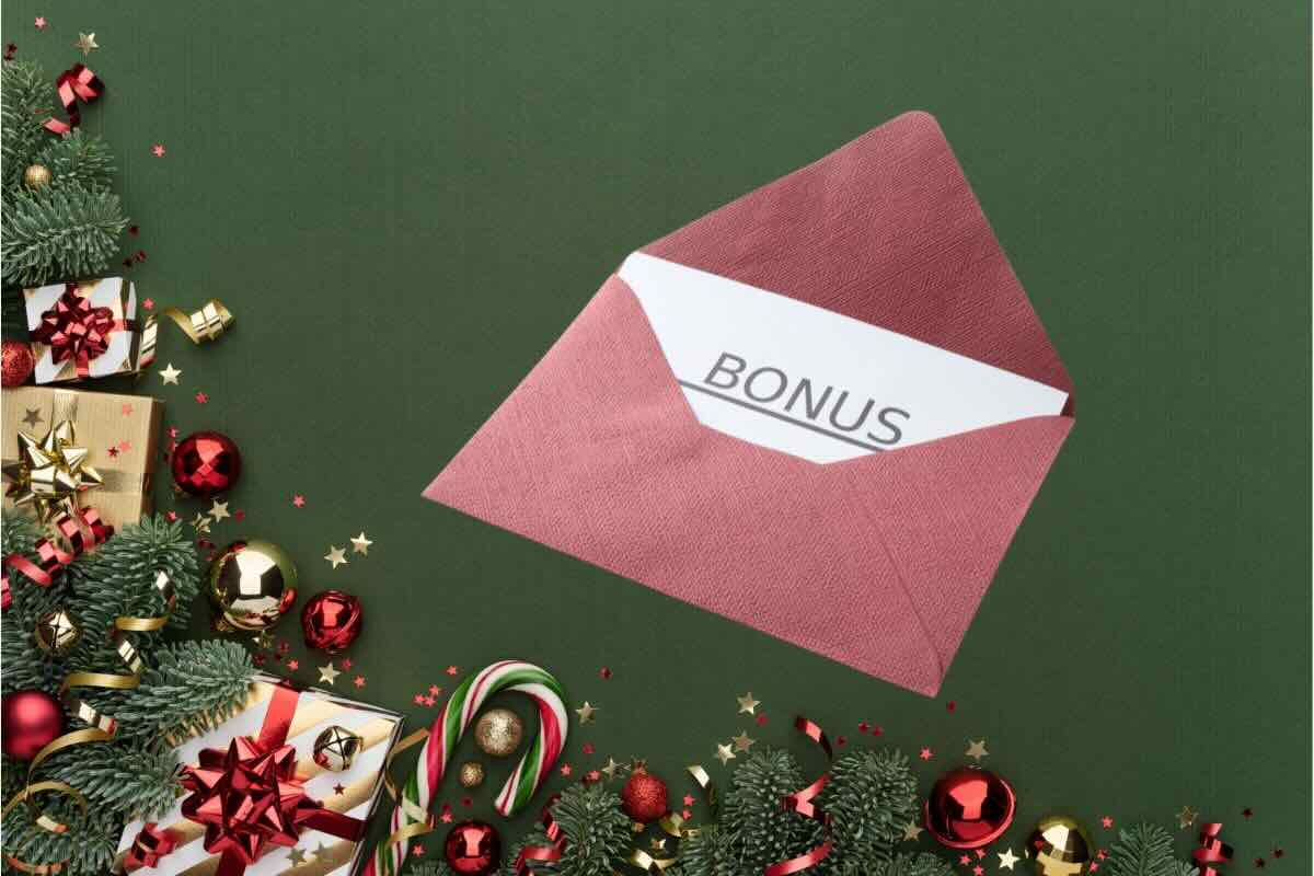 Decorazioni natalizie, busta con biglietto con scritto "bonus"
