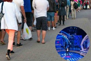 Persone in fila, studio GF nel cerchio