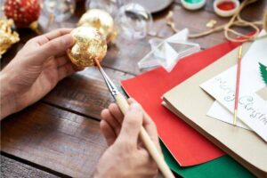 Decorare pallina oro