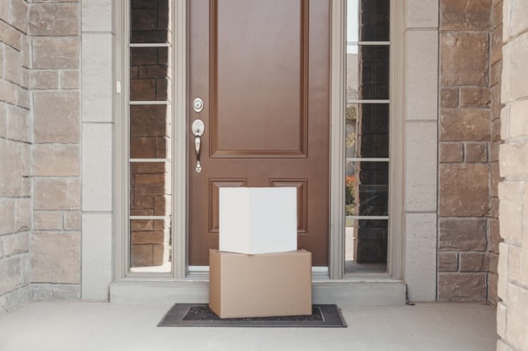 pacco davanti la porta