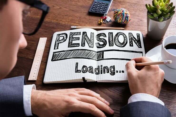 Scrivere su un foglio "Pension, loading.."