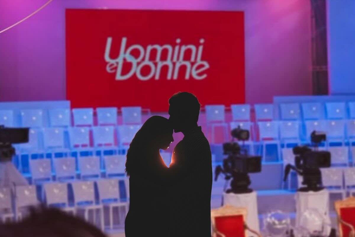 Studio Uomini e Donne, sagome innamorati