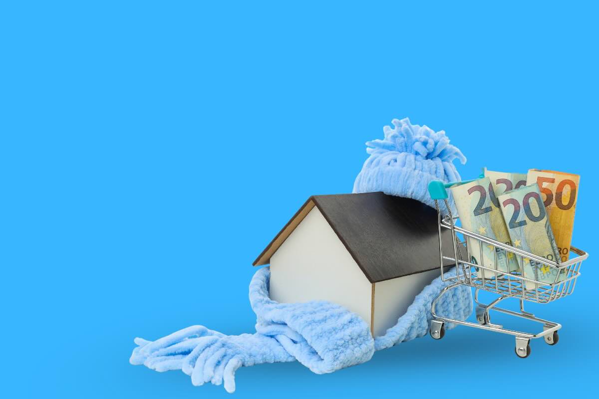 casa con sciarpa e banconote euro 