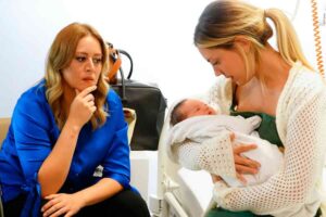 donne in ospedale e neonato